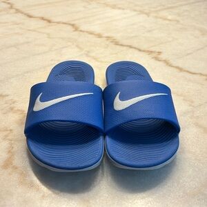 Nike slides